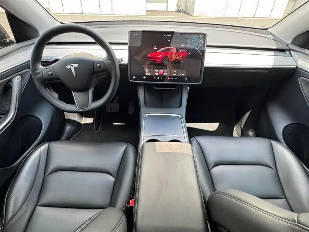 Tesla Model Y — фото 3