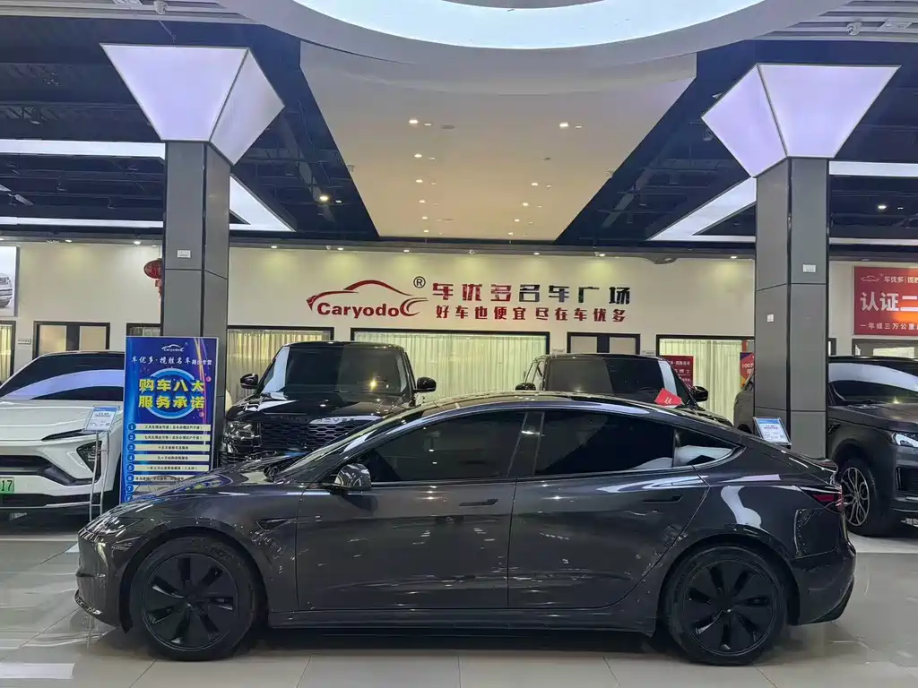 Tesla Model Y — фото 3