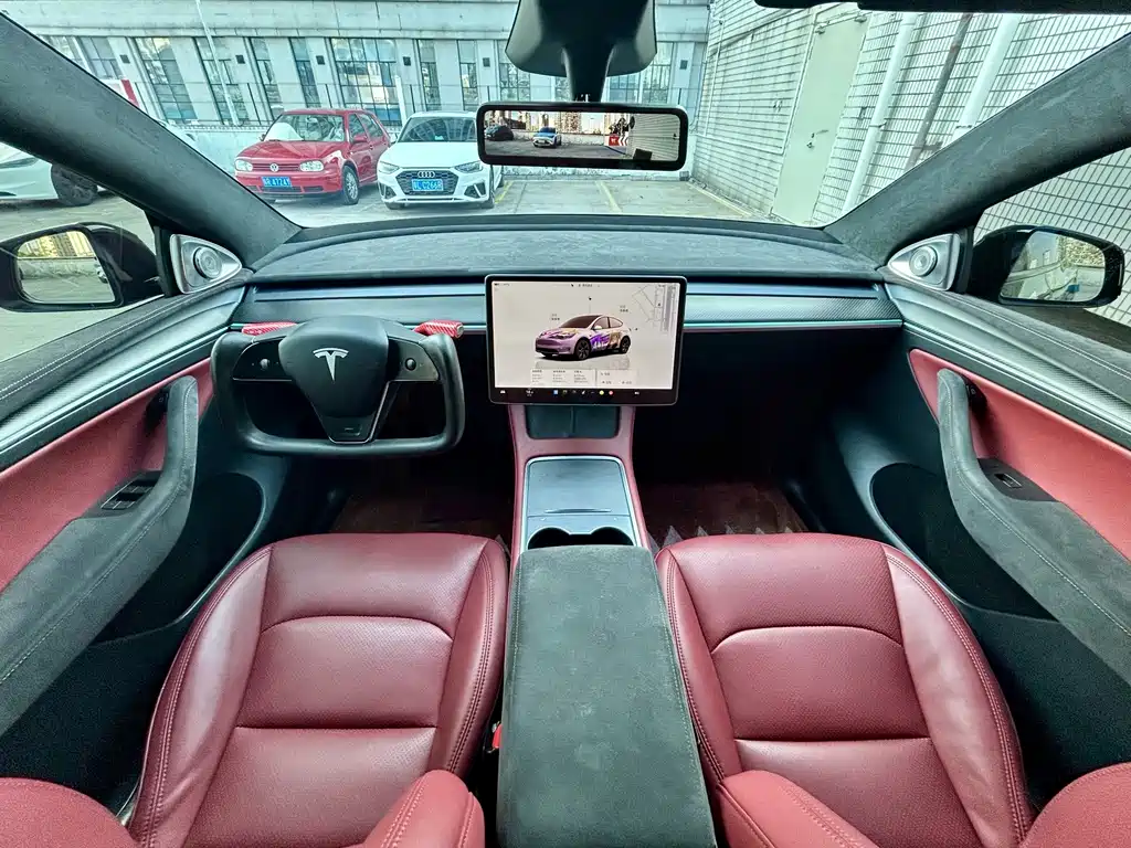 Tesla Model Y — фото 11