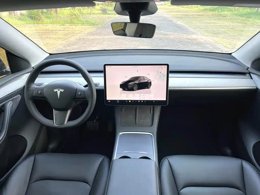 Tesla Model Y — фото 4