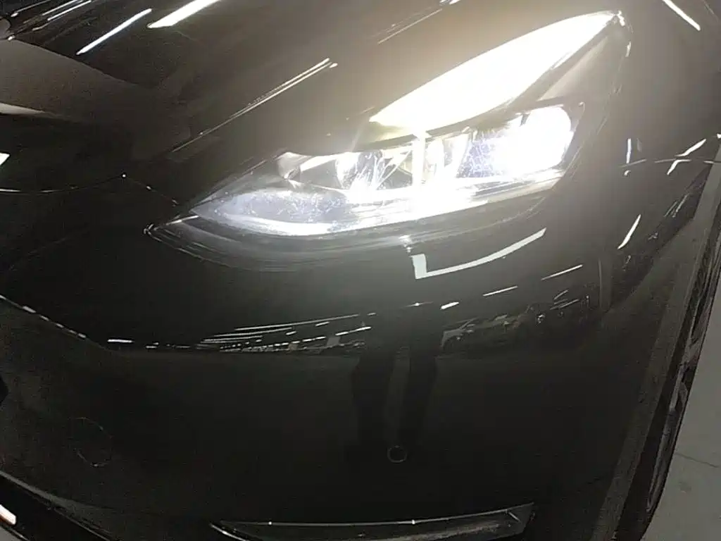 Tesla Model Y — фото 24