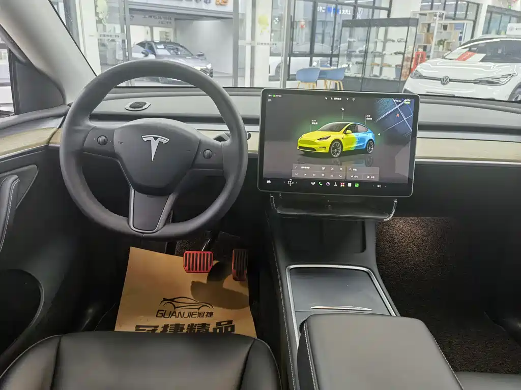 Tesla Model Y — фото 7