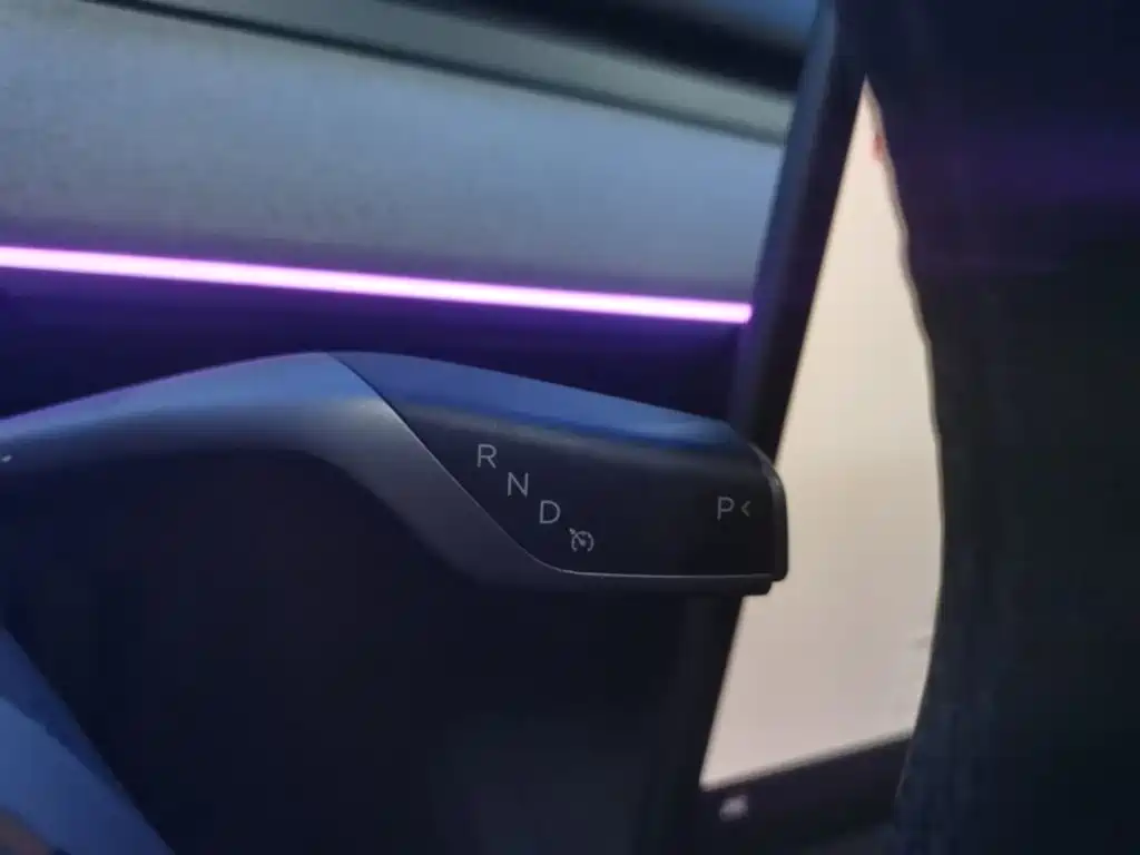 Tesla Model Y — фото 14