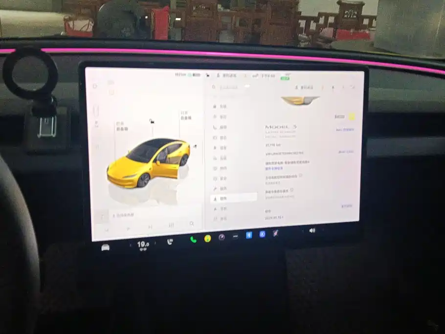 Tesla Model 3 — фото 13