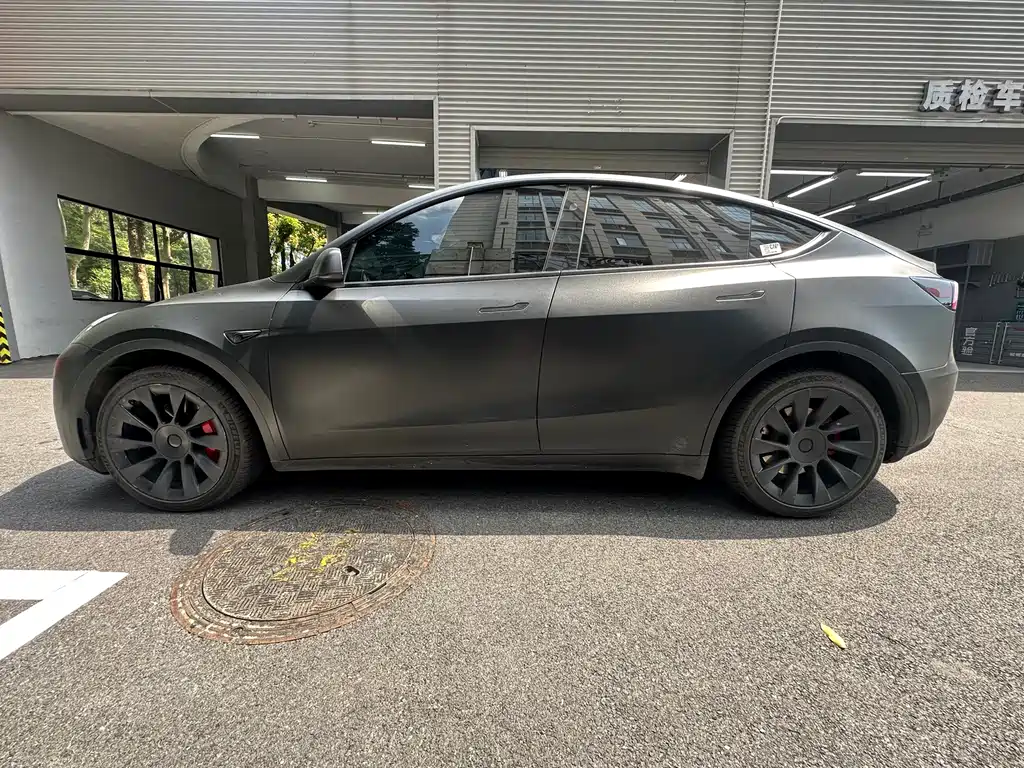 Tesla Model Y — фото 4