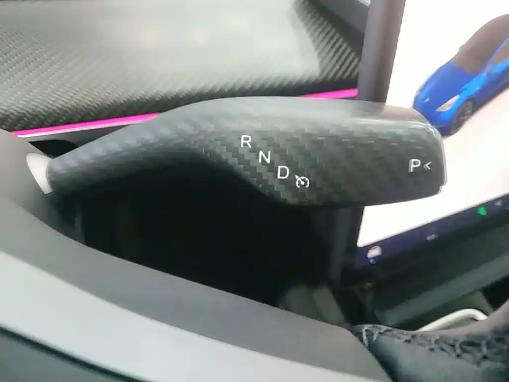 Tesla Model Y — фото 14