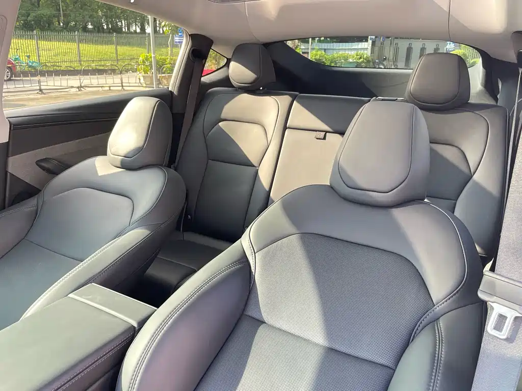 Tesla Model Y — фото 18