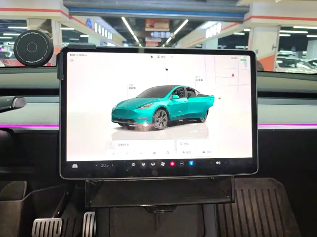 Tesla Model Y — фото 13