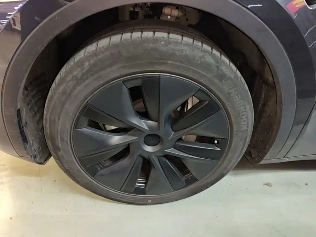 Tesla Model Y — фото 23