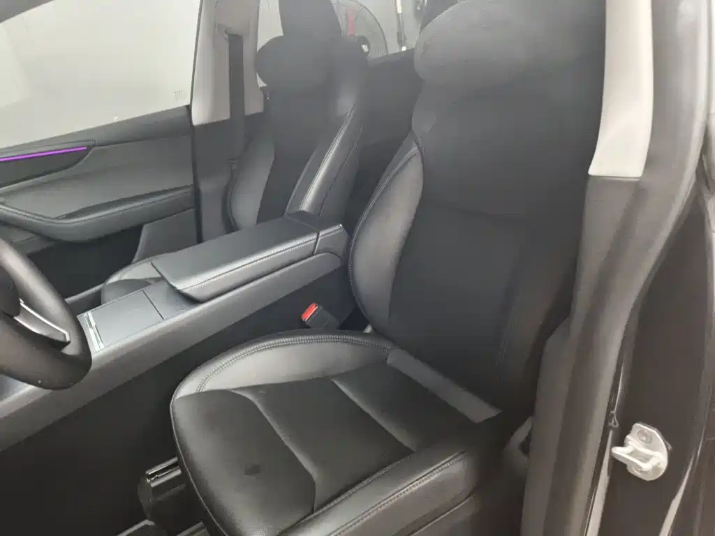 Tesla Model Y — фото 11