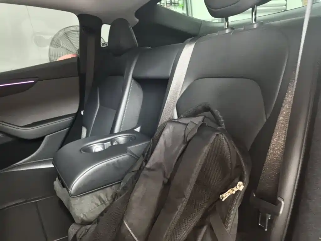 Tesla Model Y — фото 13
