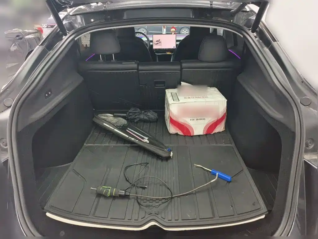 Tesla Model Y — фото 15