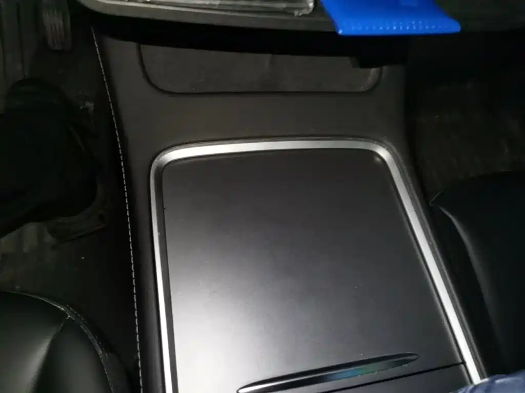 Tesla Model Y — фото 13