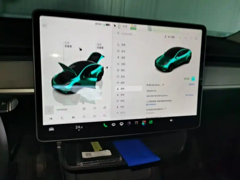 Tesla Model Y — фото 18