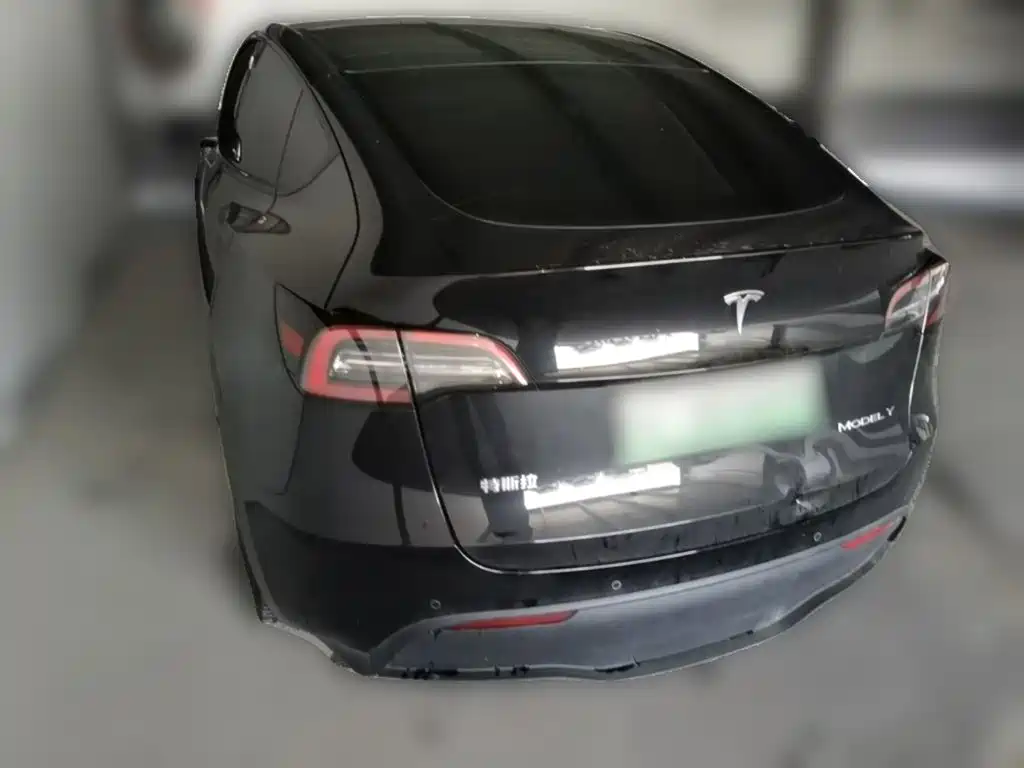 Tesla Model Y — фото 7