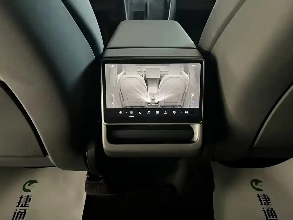 Tesla Model Y — фото 19