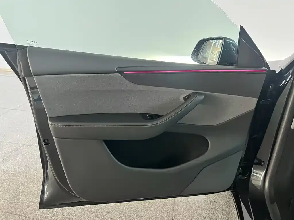 Tesla Model Y — фото 26