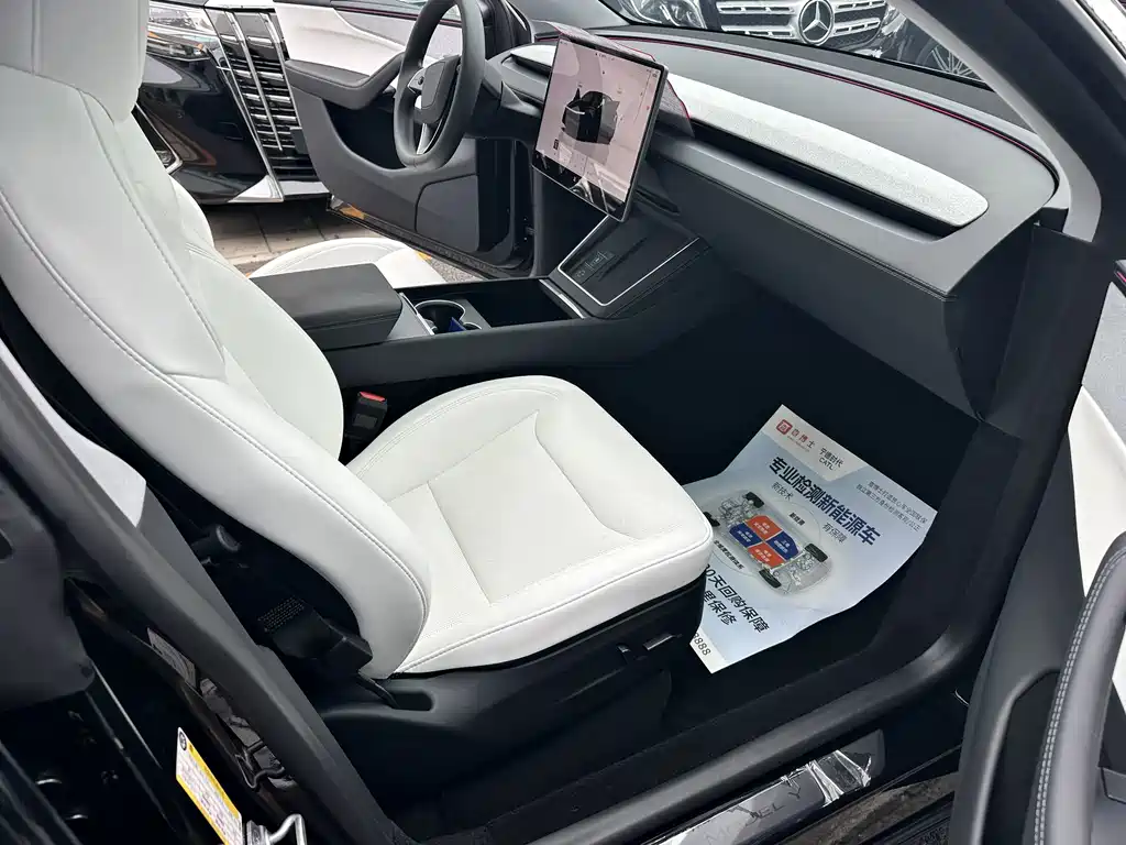 Tesla Model Y — фото 4