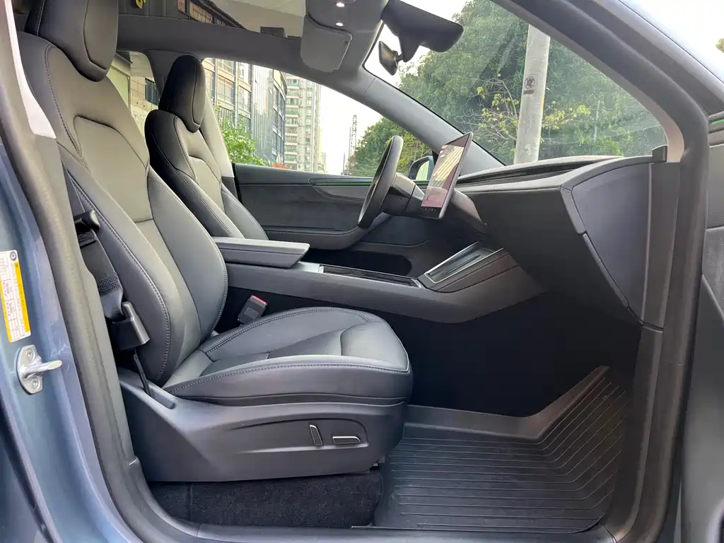 Tesla Model Y — фото 20