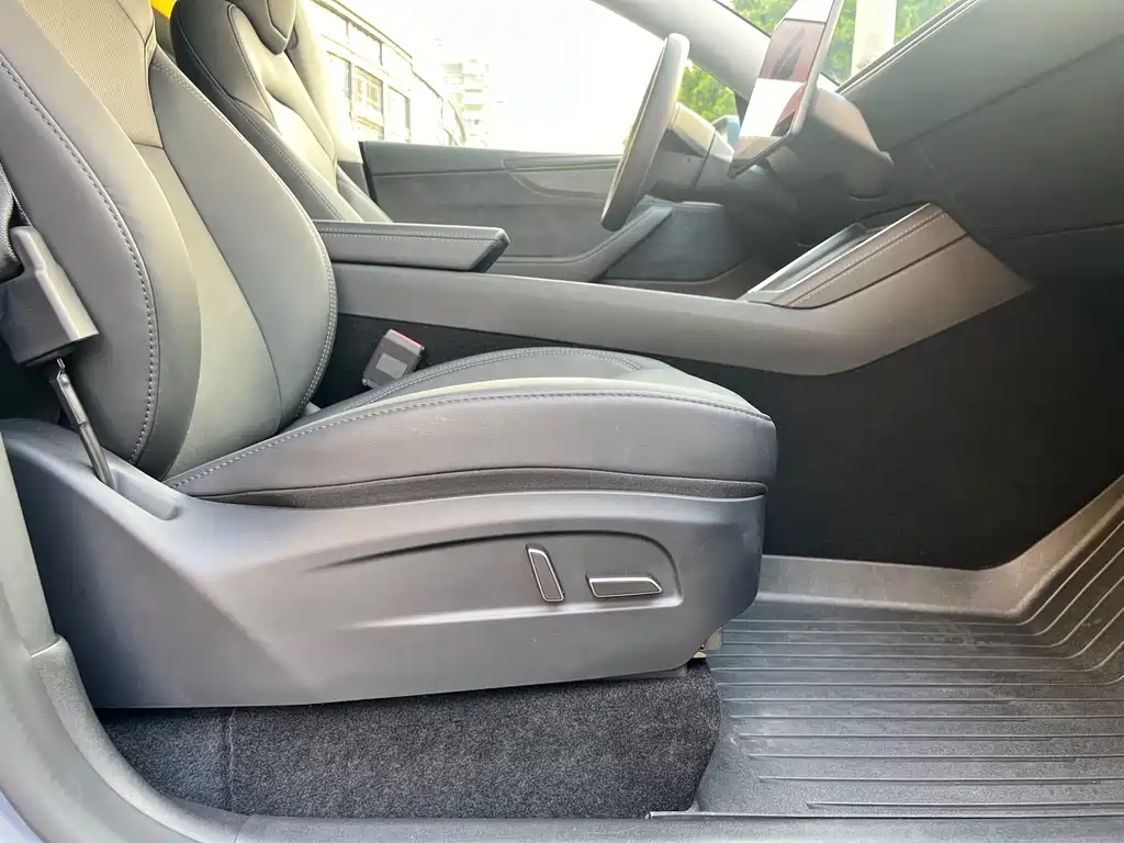 Tesla Model Y — фото 21