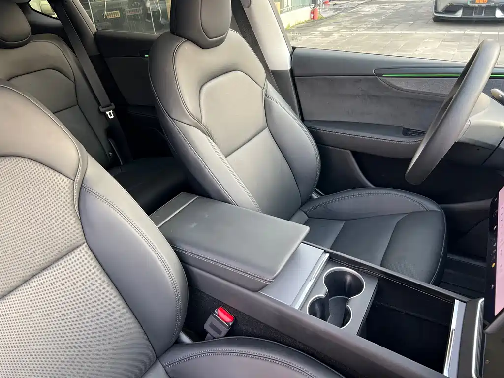 Tesla Model Y — фото 22