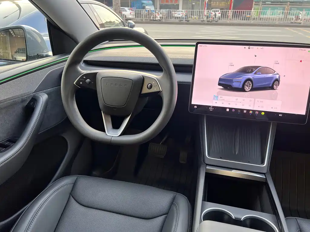 Tesla Model Y — фото 24