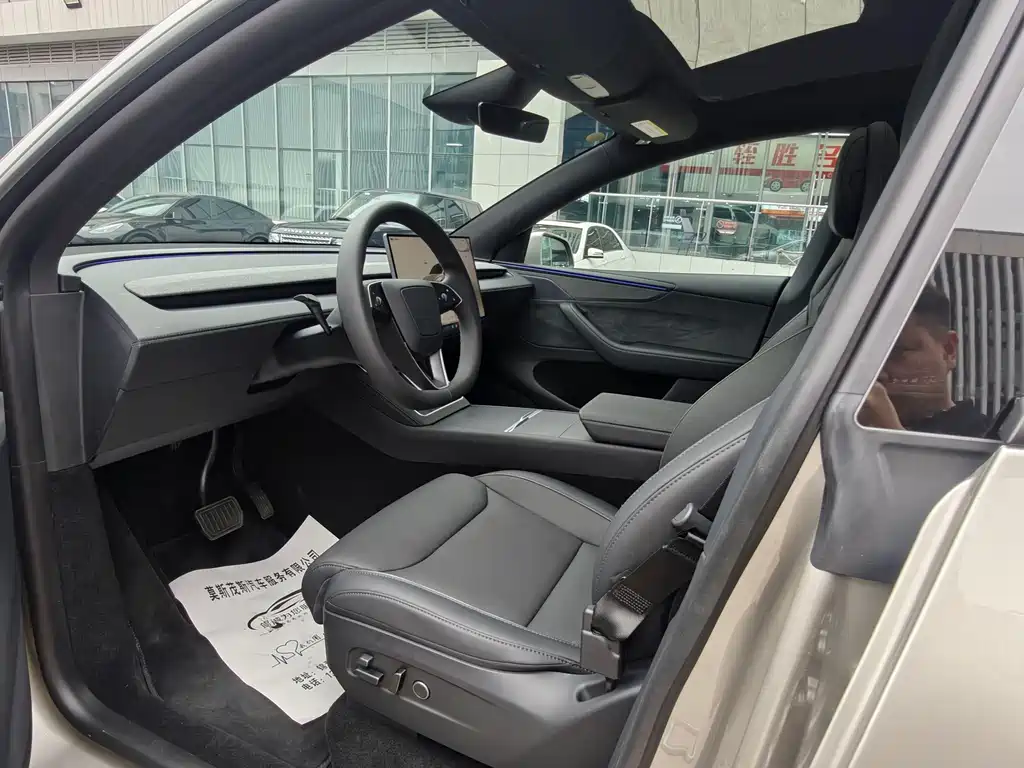 Tesla Model Y — фото 4