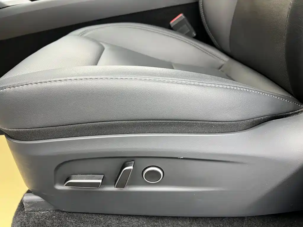 Tesla Model Y — фото 41