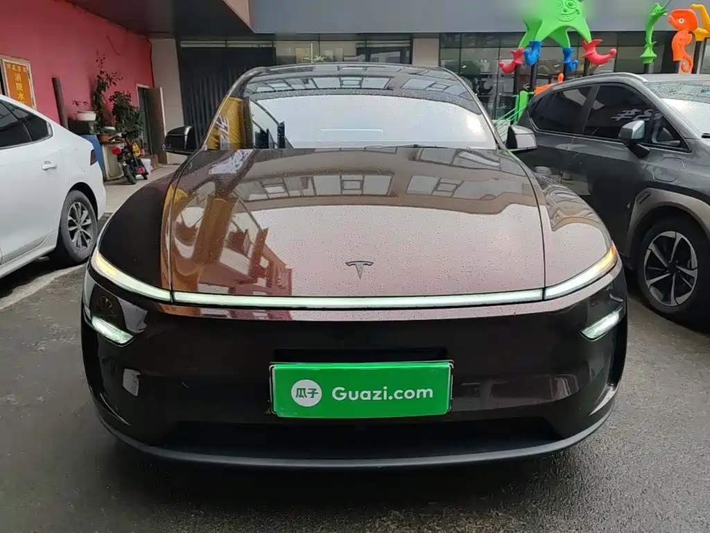 Tesla Model Y L — фото 3