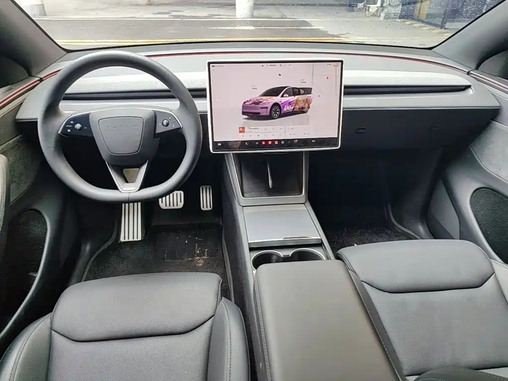 Tesla Model Y L — фото 10