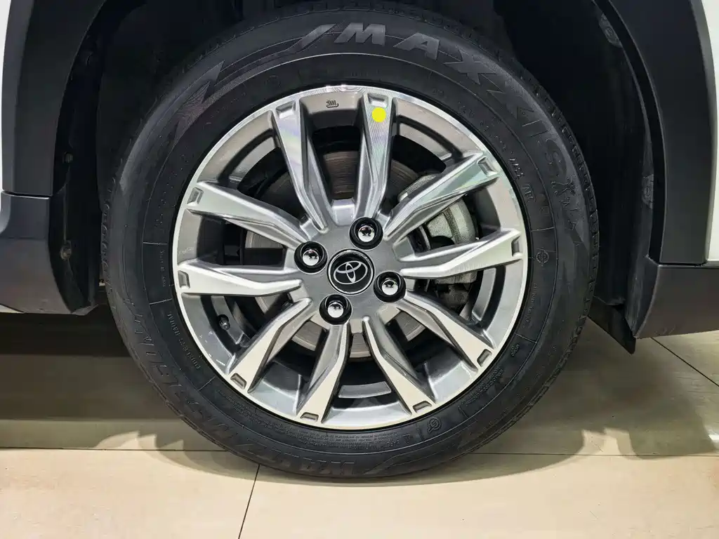 Toyota Yaris L — фото 6