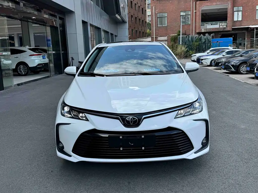 Toyota Corolla — фото 2