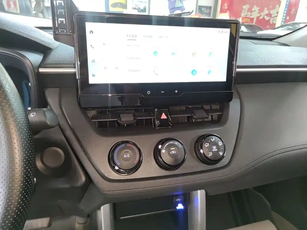 Toyota Corolla Cross — фото 13