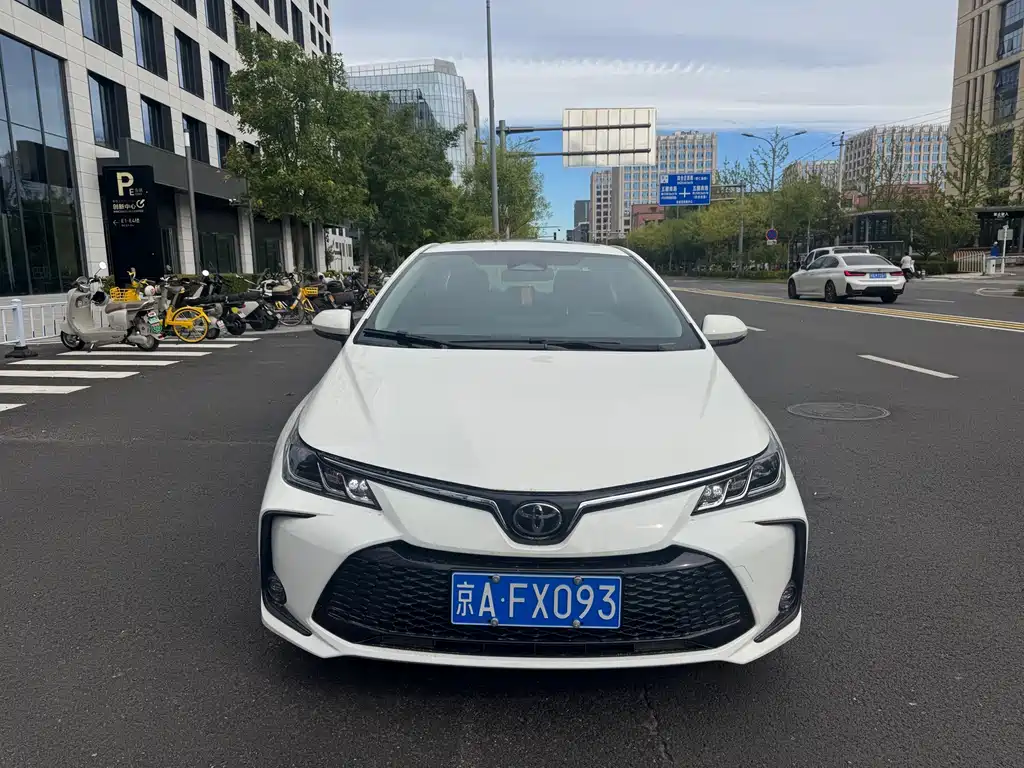 Toyota Corolla — фото 2