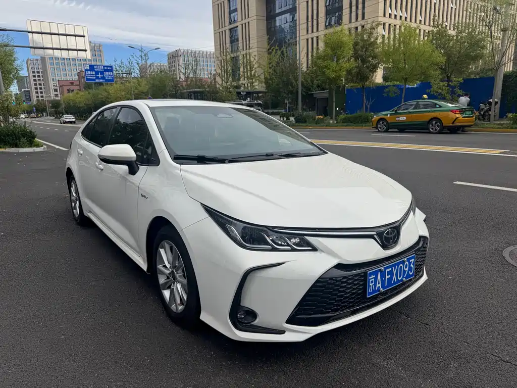 Toyota Corolla — фото 3