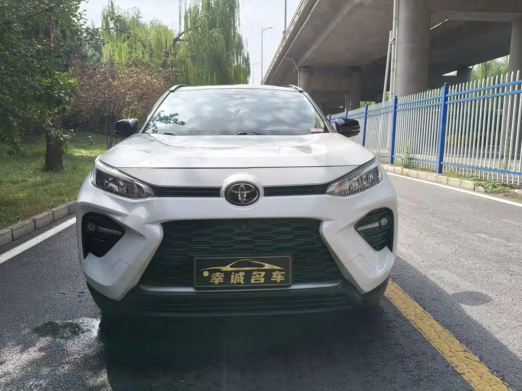 Toyota Wildlander — фото 2