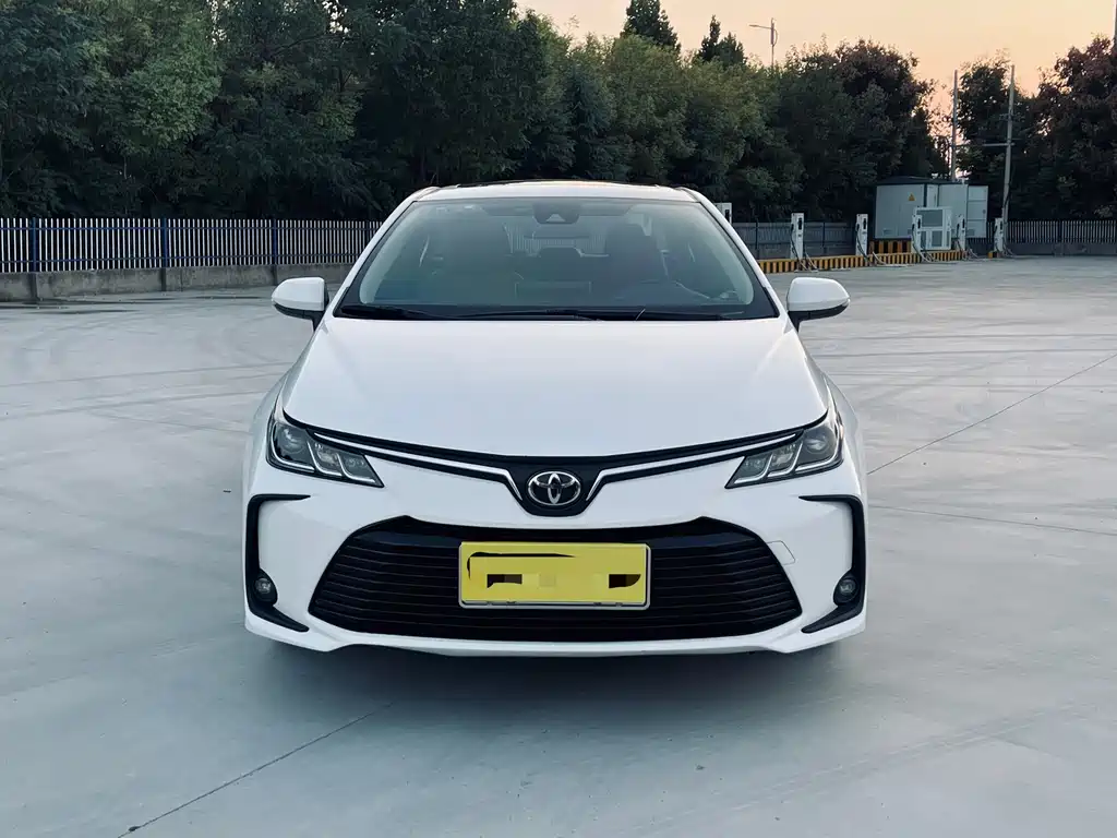 Toyota Corolla — фото 2
