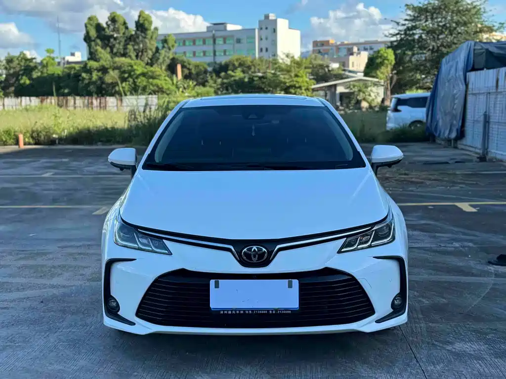 Toyota Corolla — фото 2