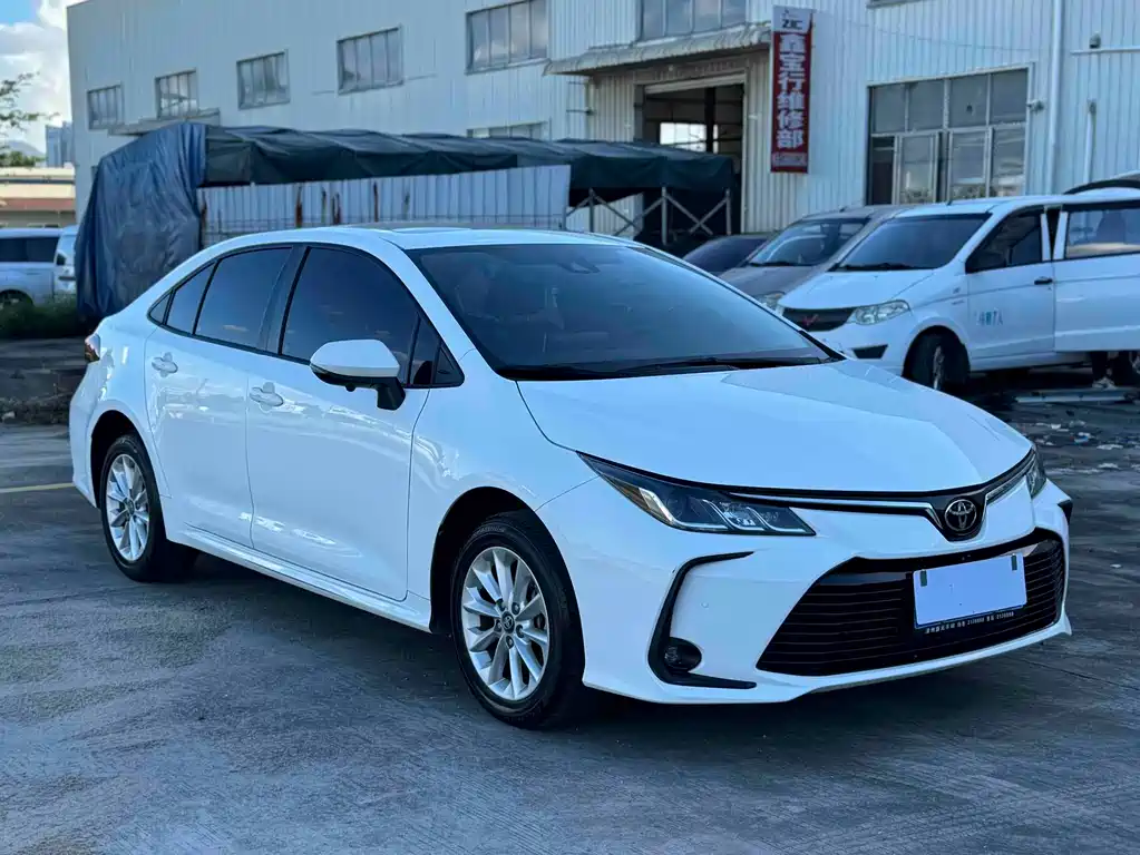 Toyota Corolla — фото 3