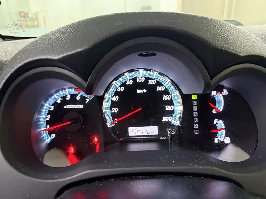 Toyota Fortuner — фото 19