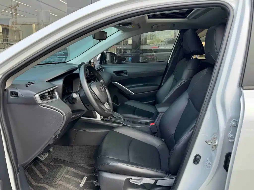 Toyota Corolla Cross — фото 4