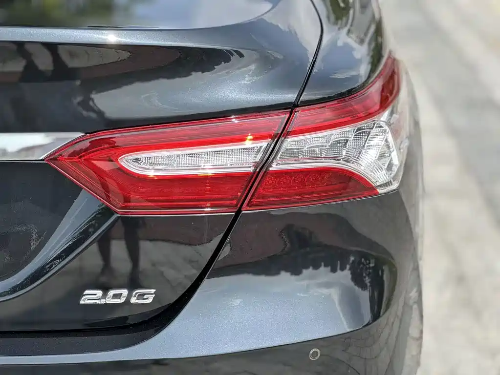 Toyota Camry — фото 13