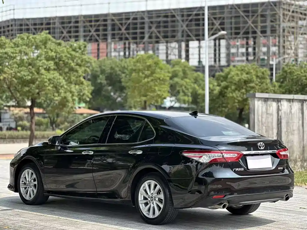 Toyota Camry — фото 7