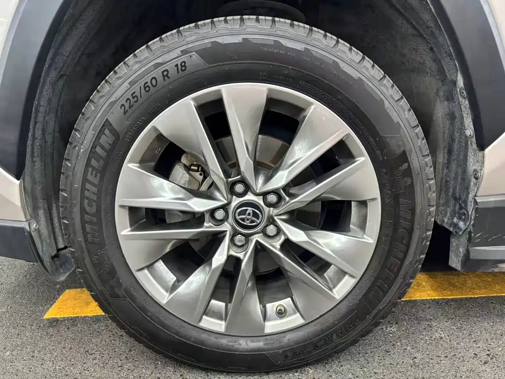 Toyota Wildlander — фото 17