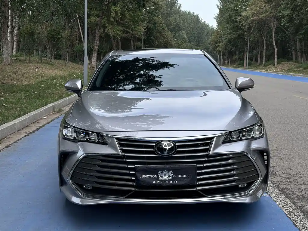 Toyota Avalon — фото 2