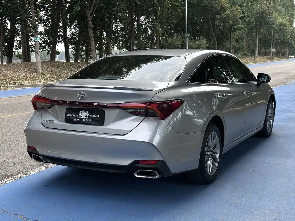 Toyota Avalon — фото 11