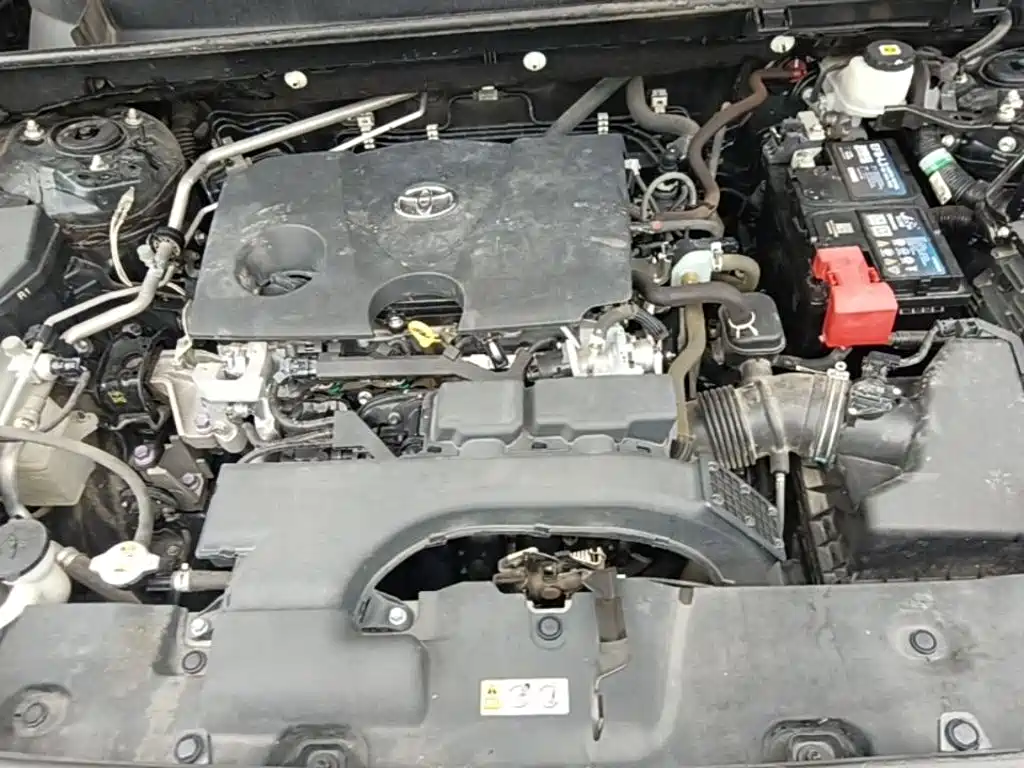 Toyota RAV4 — фото 20