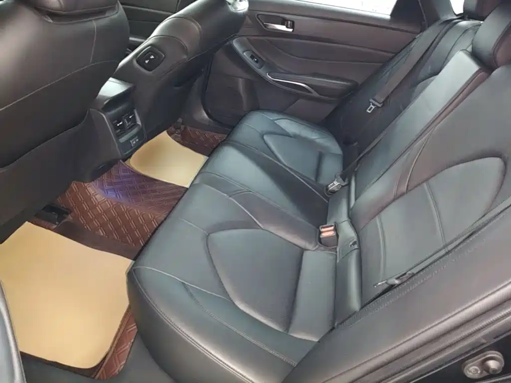 Toyota Avalon — фото 17