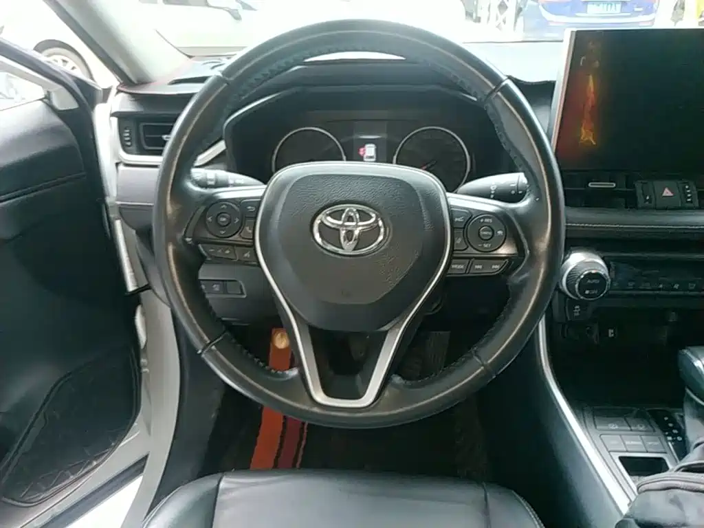 Toyota Wildlander — фото 11