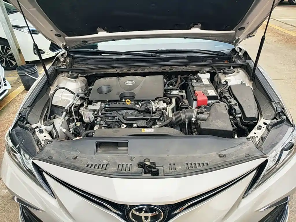 Toyota Camry — фото 20